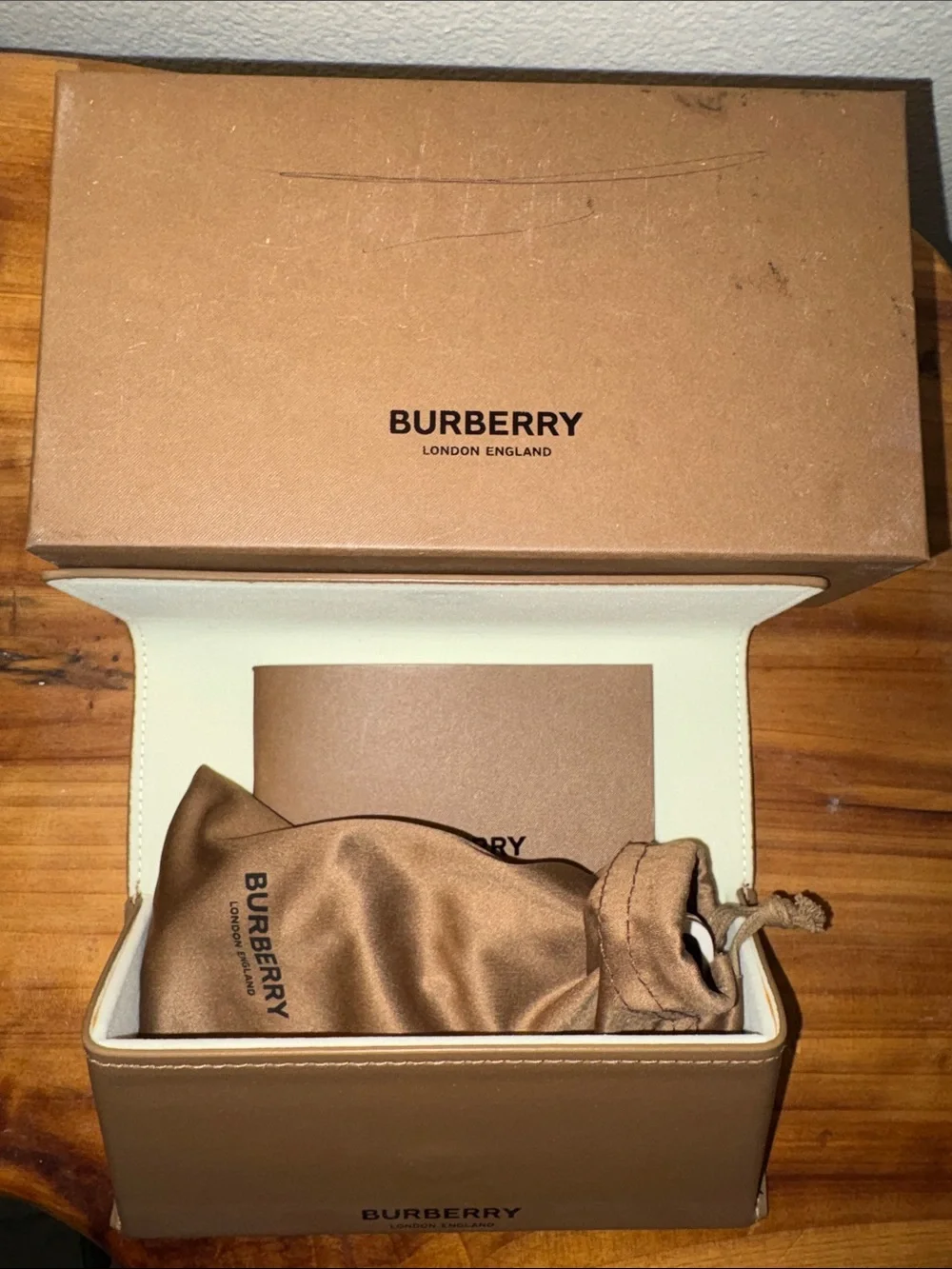Burberry elegant square